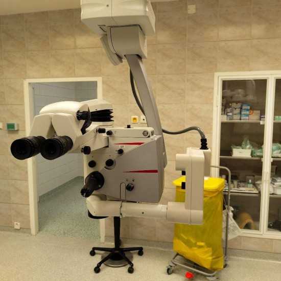 Microscope de Chirurgie Leica Proveo 8