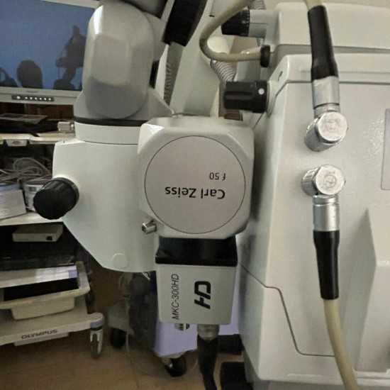 Microscope de Chirurgie Zeiss Lumera 700
